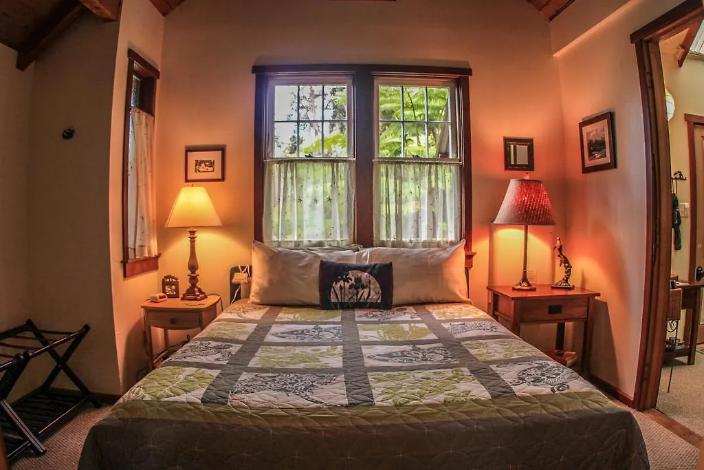 Holiday home Ferny Hollow: Romantic Rainforest Cottage Volcano
