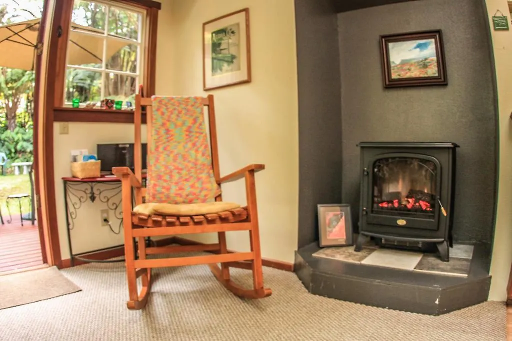 Holiday home Ferny Hollow: Romantic Rainforest Cottage Volcano United States